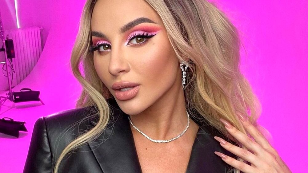 ANNA ASTI | Источник: Яндекс картинки