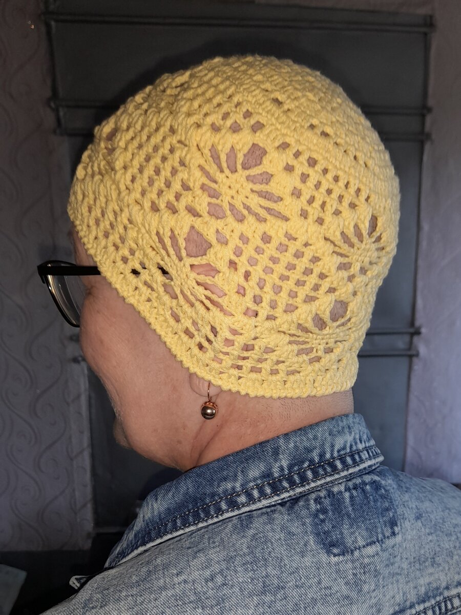 Вот так смотрится шапуля на мне....