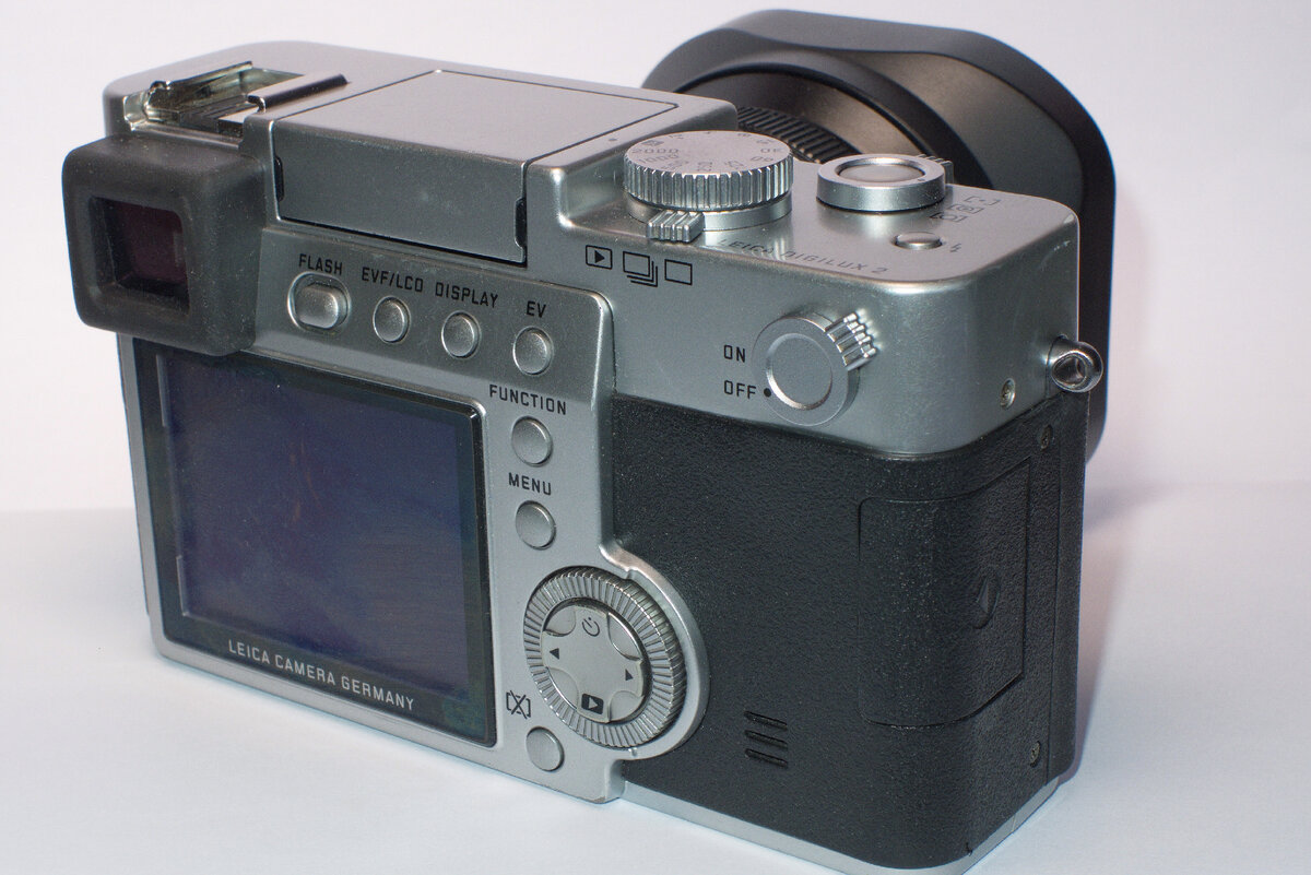 Leica Digilux 2