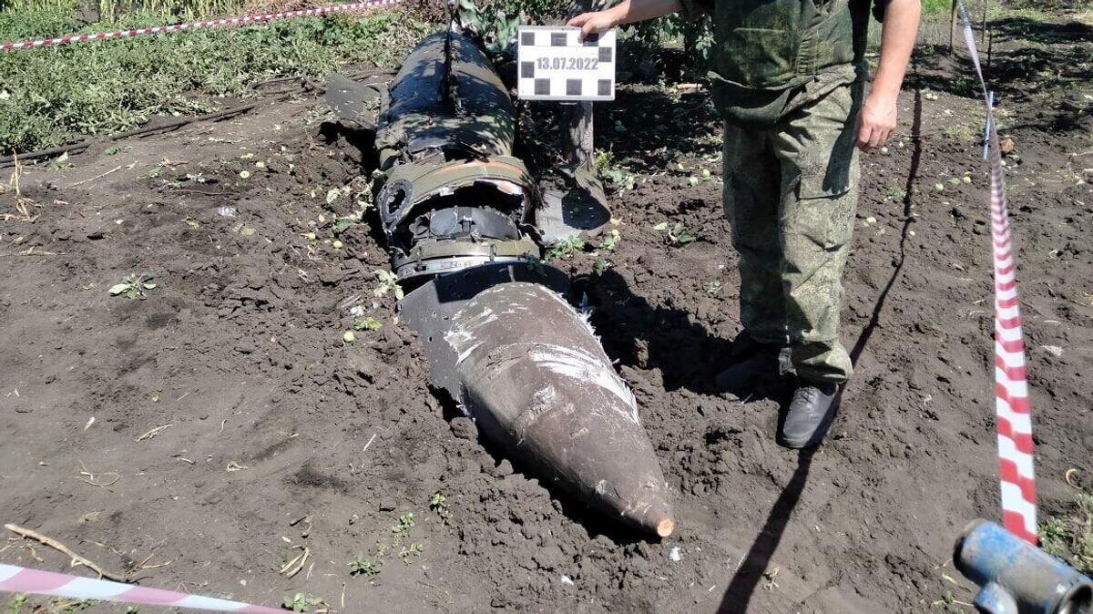    Последствия обстрела Луганска ракетой "Точка-У"© Фото : Представительство ЛНР в СЦКК