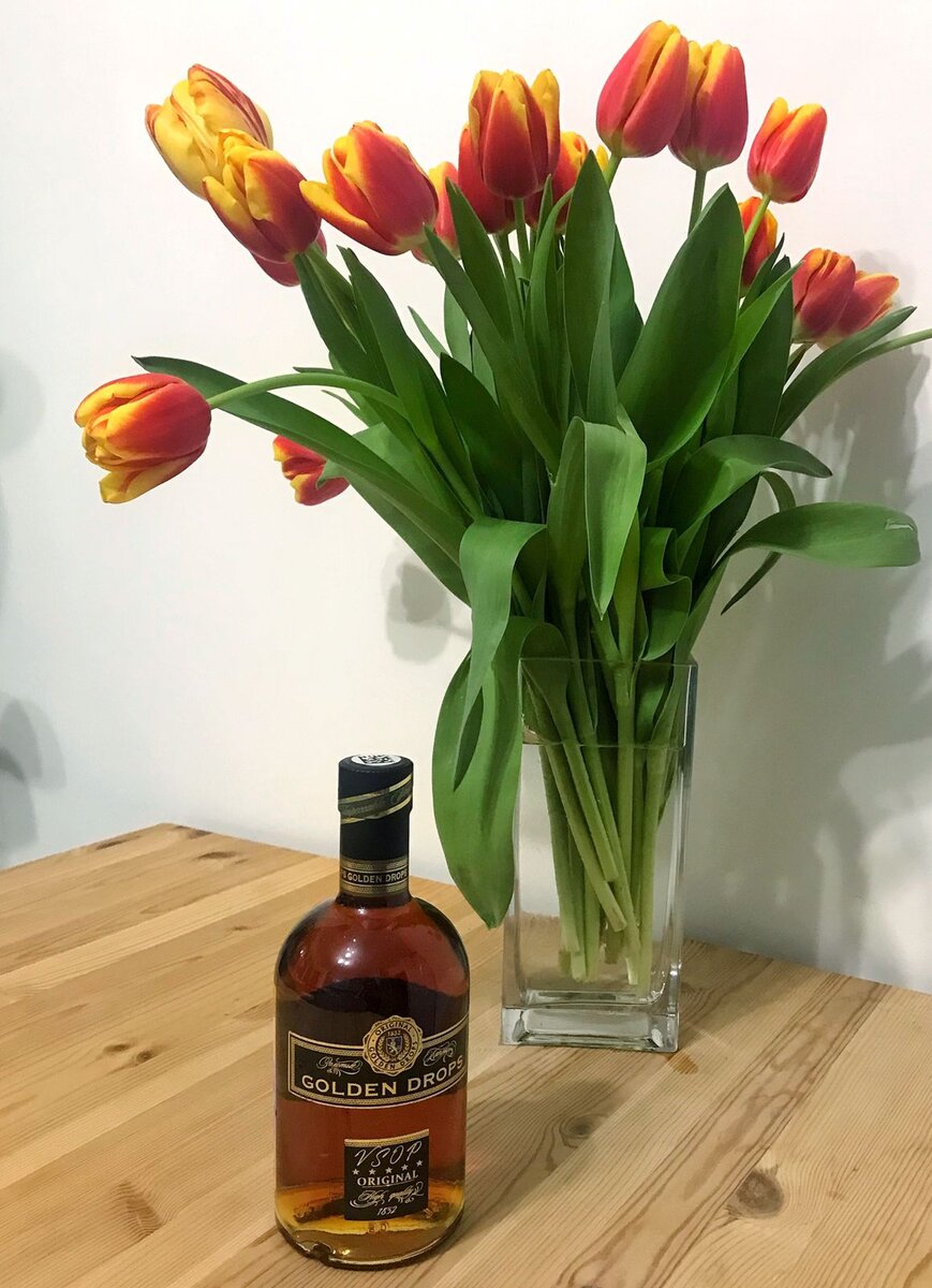 Коньяк Golden Drops.