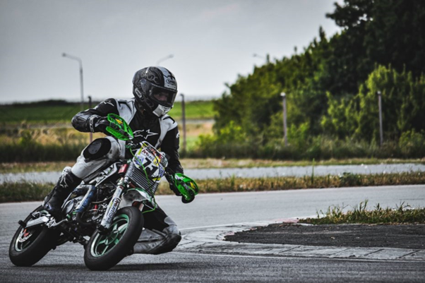 Кросс CRF 10 в спортивных состязаниях