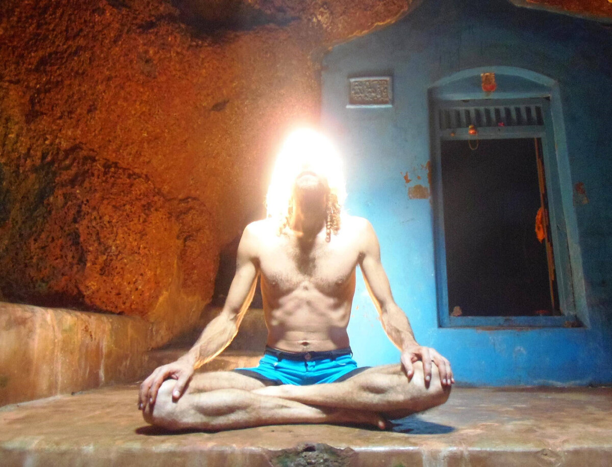 Состояние самадхи.
Источник фото: https://yoga-in-greece.ru/wp-content/uploads/9/9/2/99261e214f87779b12942088169fc78c.jpeg