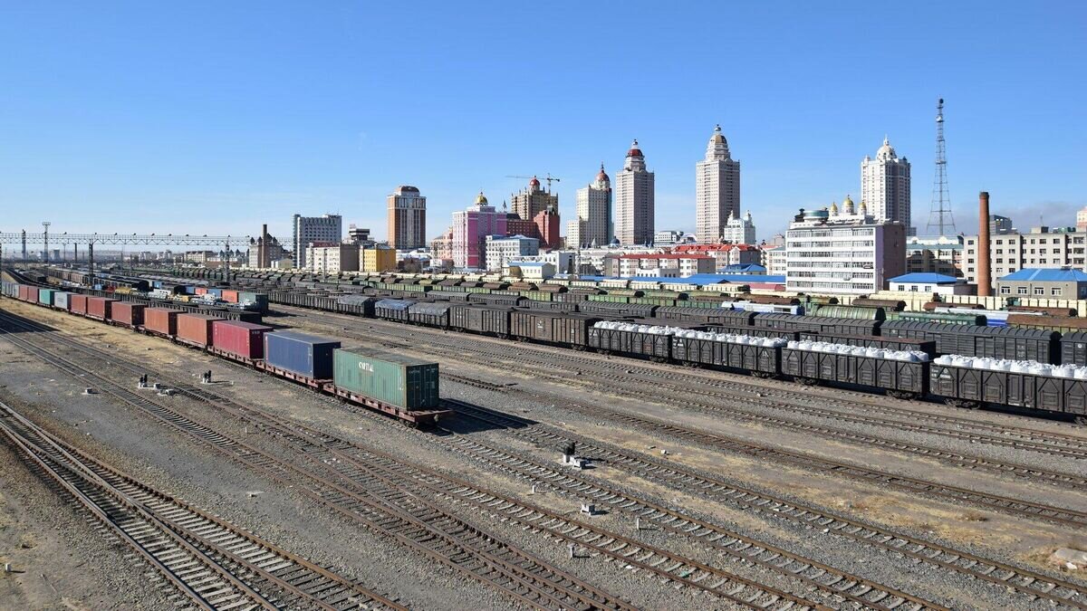    Железнодорожная станция МаньчжурияCC BY-SA 2.5 / Baycrest / Rail tracks at Manzhouli Railway Station