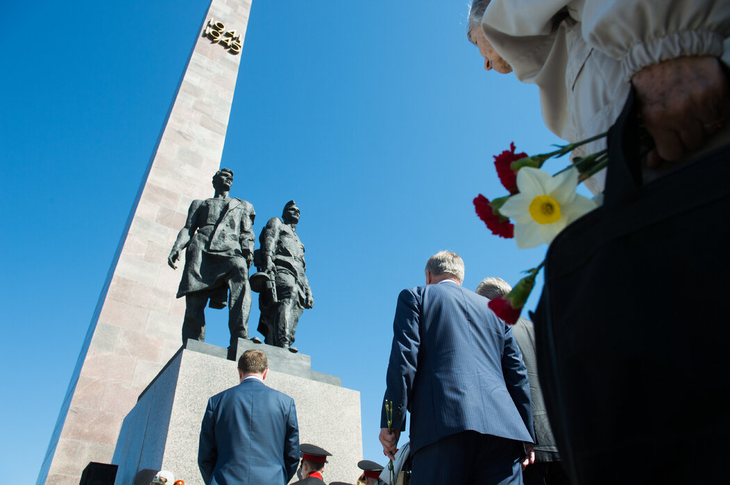 Монумент героическим защитникам Ленинграда на площади Победы в Петербурге. Фото: Baltphoto/ Павел Долганов