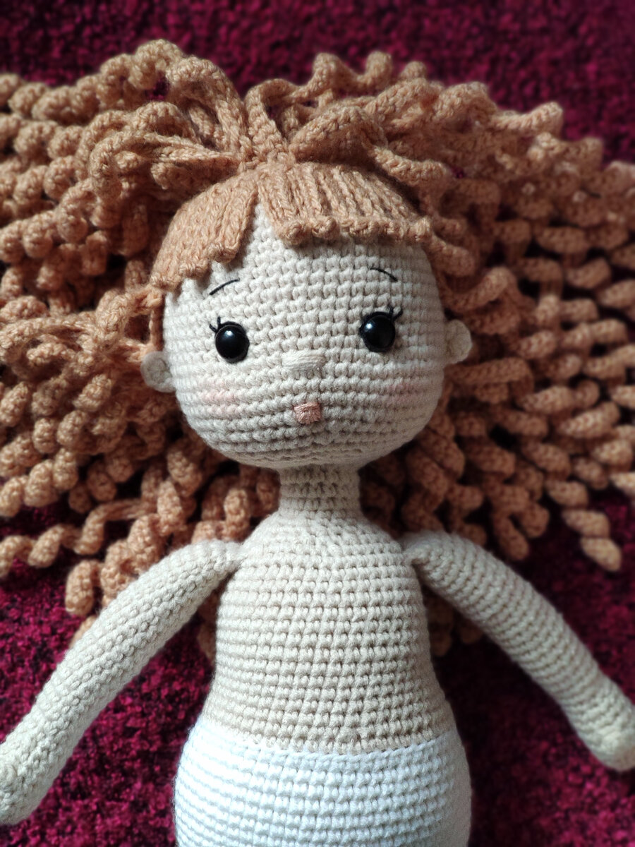 Вторая Ксюша (ей решила вышить губки, так лучше по-моему)