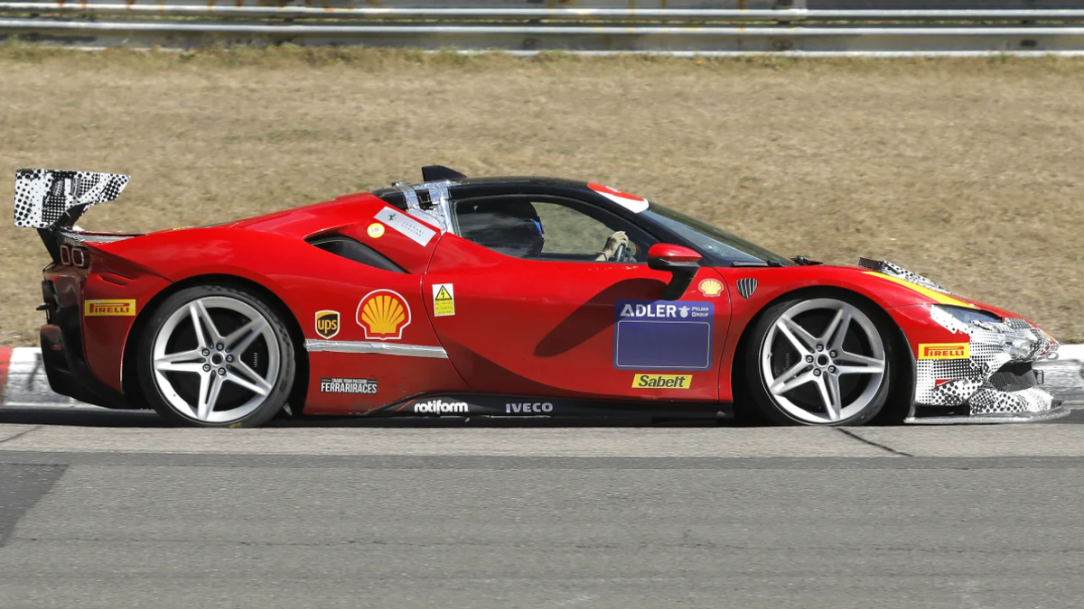 Ferrari SF90 Challenge