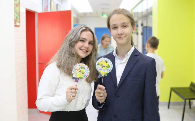    Уральская Сталь поддержала ремонт и благоустройство детской художественной школы Кристина Просвиркина