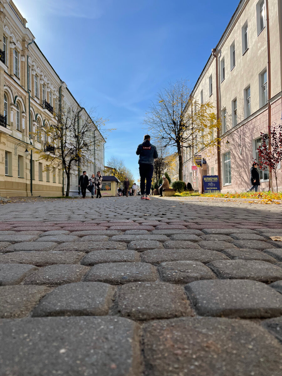 Какой контраст во всем 