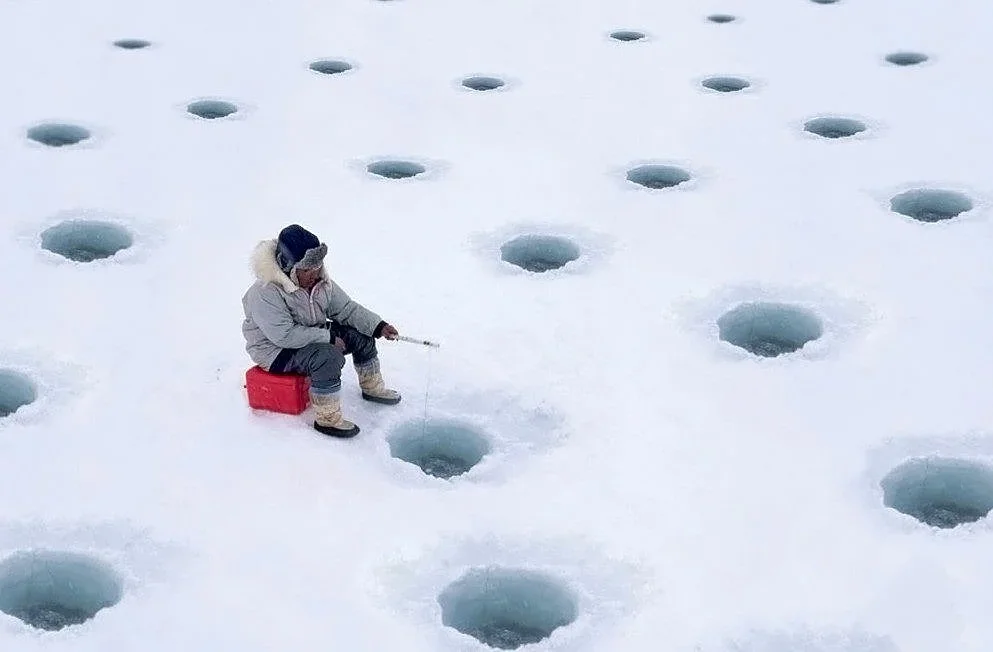 Девушки рыбалка со льда