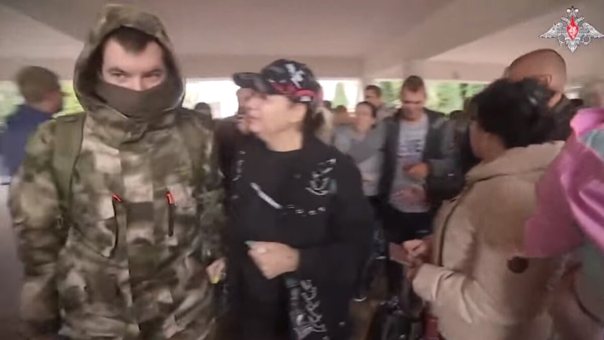     Глава Ростовской области Василий Голубев заявил о получении нового мобилизационного задания, что вызвало бурные обсуждения в соцсетях.
