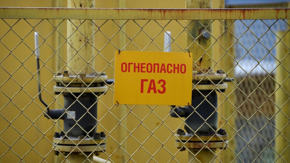    Газораспределительное устройство в секторе малоэтажной жилой застройки на окраине Новосибирска© РИА Новости / Александр Кряжев