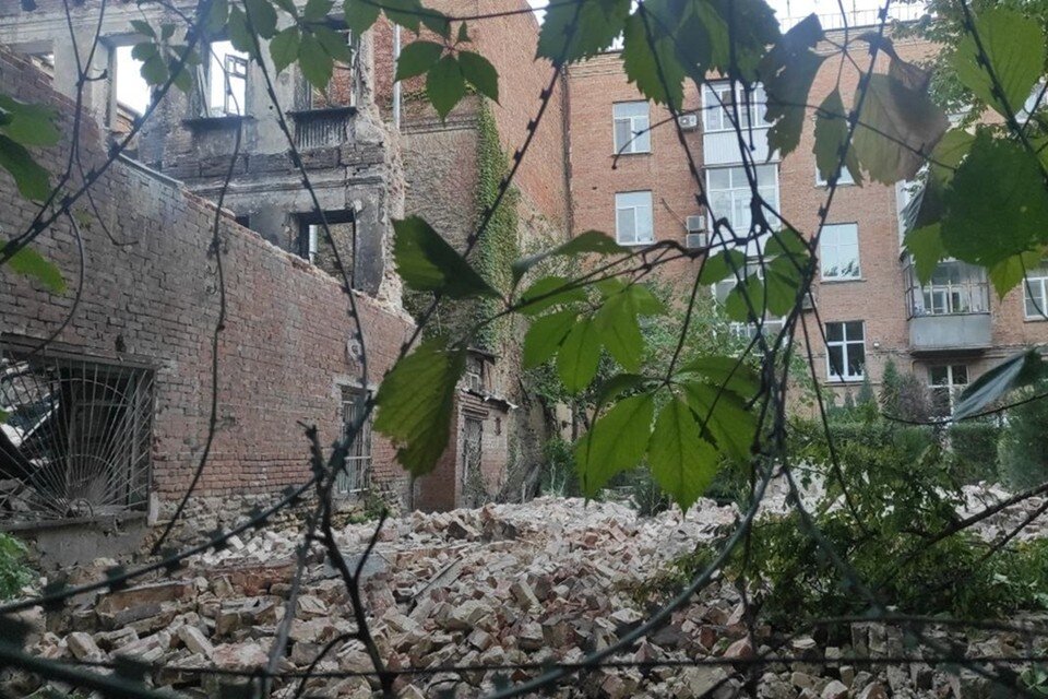     Стена дома рухнула. Анастасия ТАЛЫЗИНА