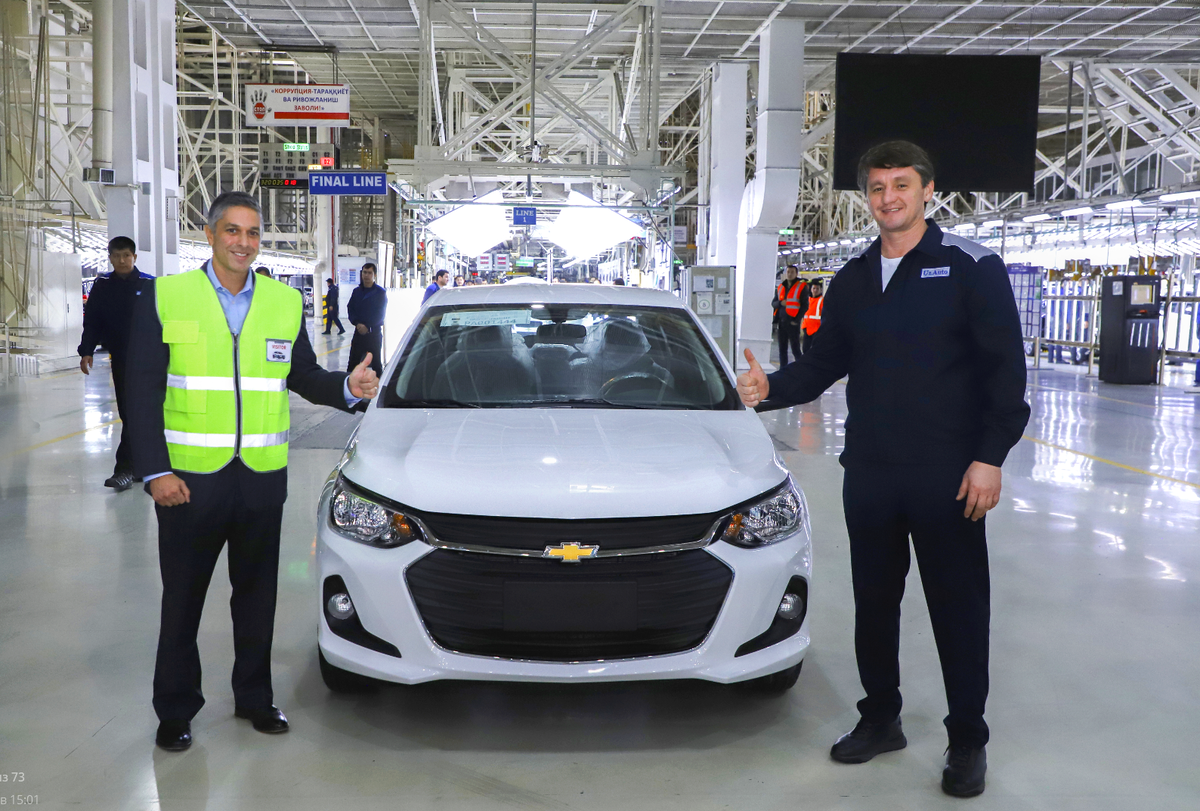 Машины в узбекистане. Chevrolet Onix 2022 Узбекистан. Автомобили Дженерал Моторс Узбекистан. Onix Chevrolet 2020 Uzbekistan. UZAUTO Motors NARXLARI 2023.