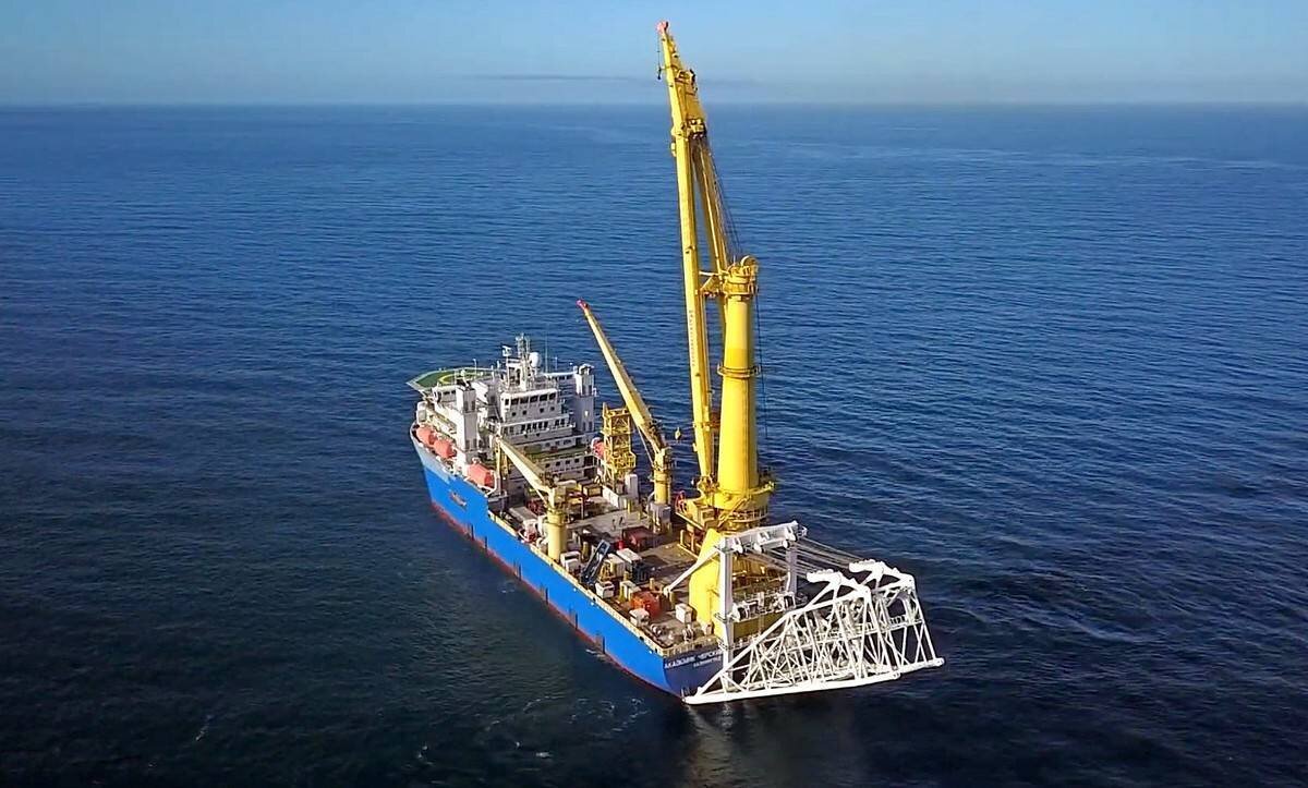 рабочее судно для трубопроводчиков.  фото6:картинки  яндекса.