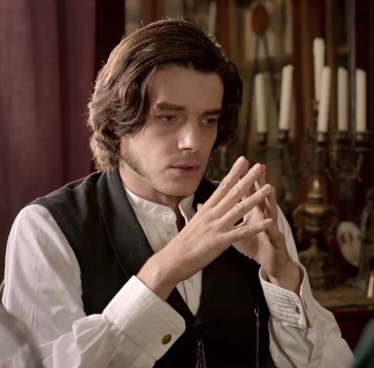 Кадр из сериала «Бесы». Pinterest. Все же с Камбербэтчем не ассоциируется у меня Дмитрий Иванович😁