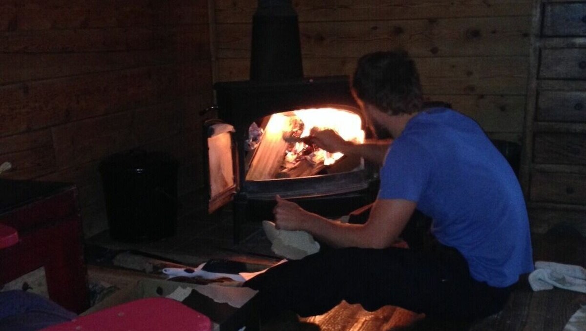     Три года многодетная семья из Ставрополья пытается провести газ к своему домовладению, но не сходится в цене с газовщиками, передает корреспондент NewsTracker