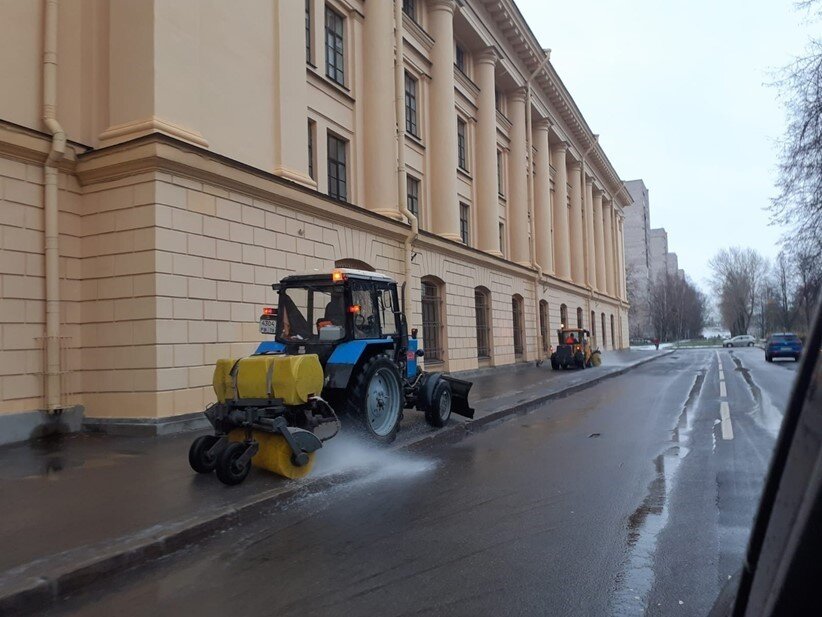    Уборка снега в Петербурге Автор фото: Пресс-служба комитета по благоуйстройству Петербурга