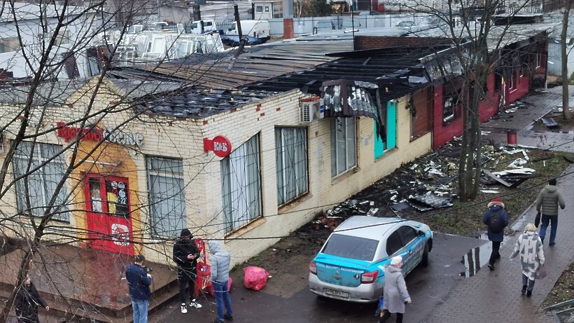    Последствия пожара на площади 300 кв. м в Подольске ©Галина Добрынина РИАМО в Подольске