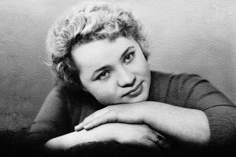 Родилась Наталья Белогорцева (девичья фамилия актрисы) в семье артистов. Отец-актер Камерного театра А.Я. Таирова, прошедший всю войну, трагически погиб 1 ноября 1945.-3