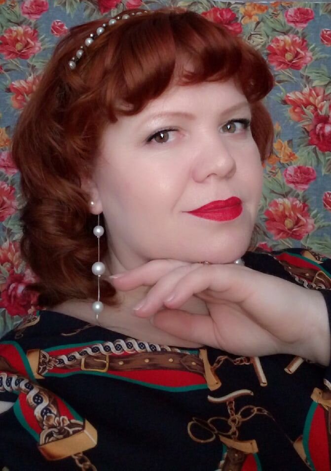 Надежда Чичина, певица , исполнительница народных и авторских песен.