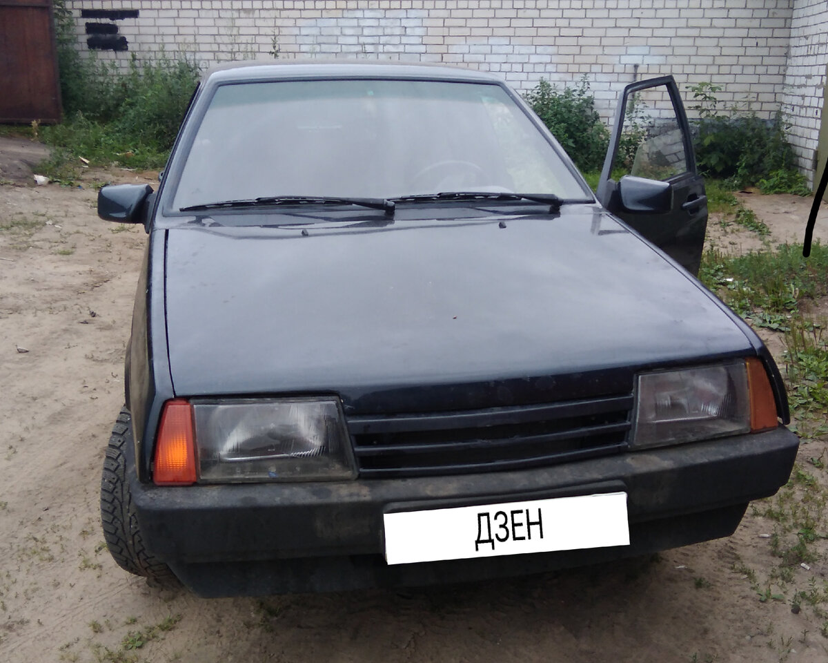 На фото не видно, крылья разного цвета, рыжье по кругу, короче не особо симпотно с близи