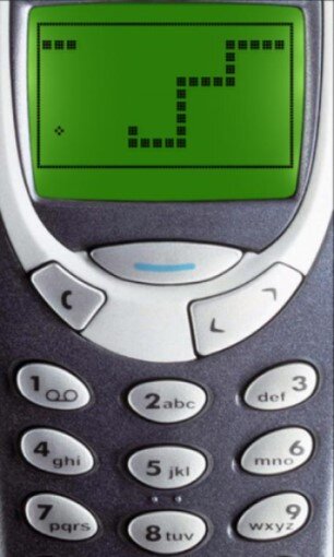 Nokia 3310 и Snake. 