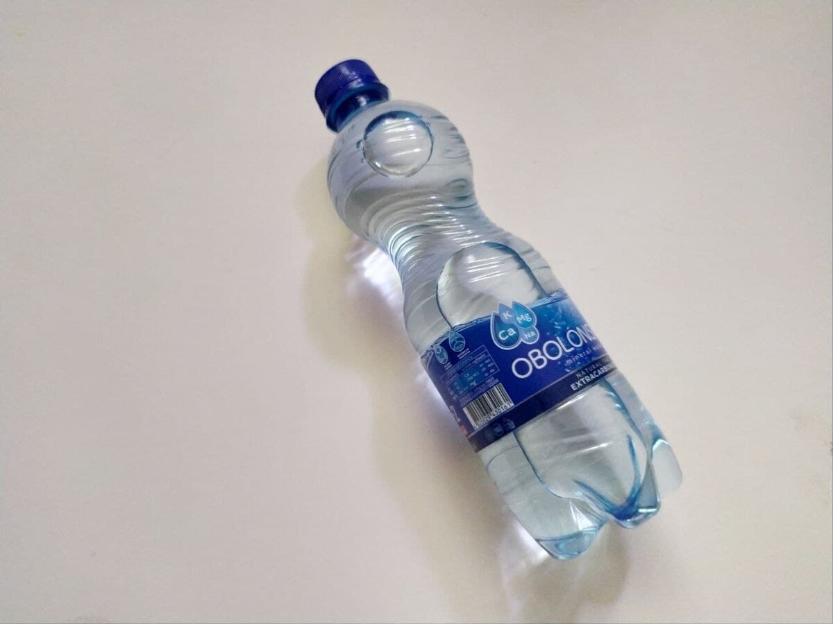 Пластиковая бутылка с горячей водой. В какой бутылке быстрее. T воды. Опыт с яйцом и бутылкой. Эволюция тара coca-cola.