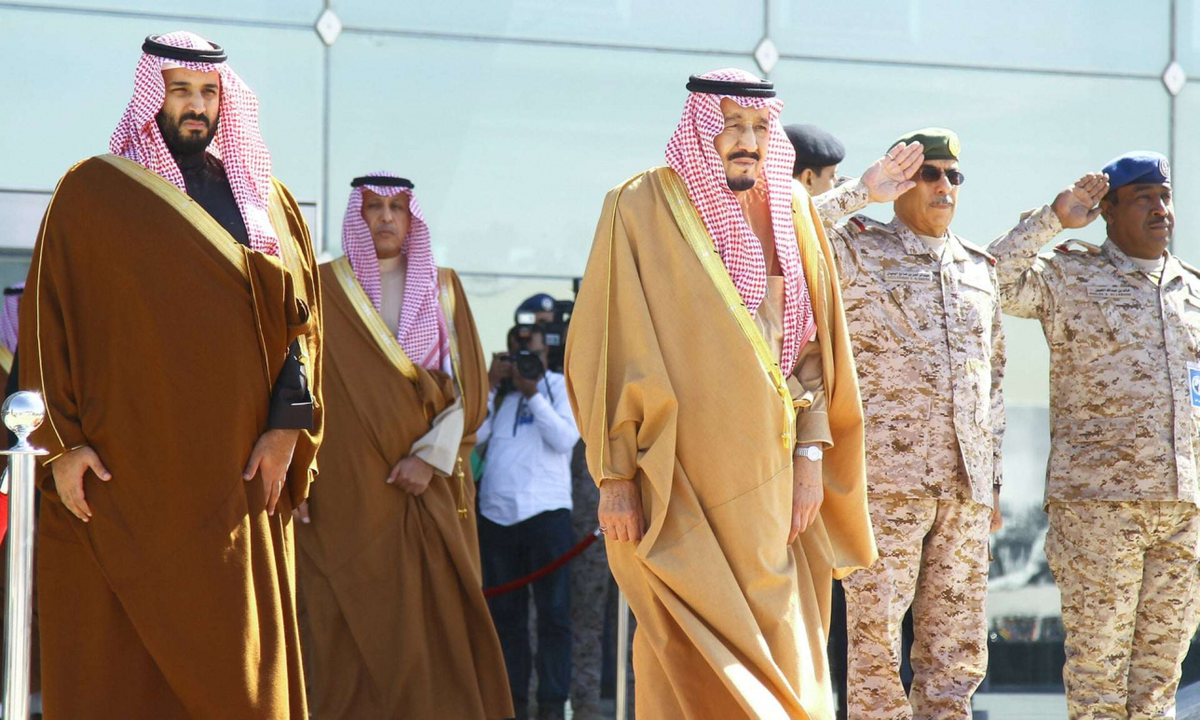 Саудовская аравия семья. Король Саудовской Аравии Салман. Абдель Азиз Бен Сальман. Салман Бен Абдель-Азиз Аль Сауд. Наследный принц Абдель Азиз Бен Салман.