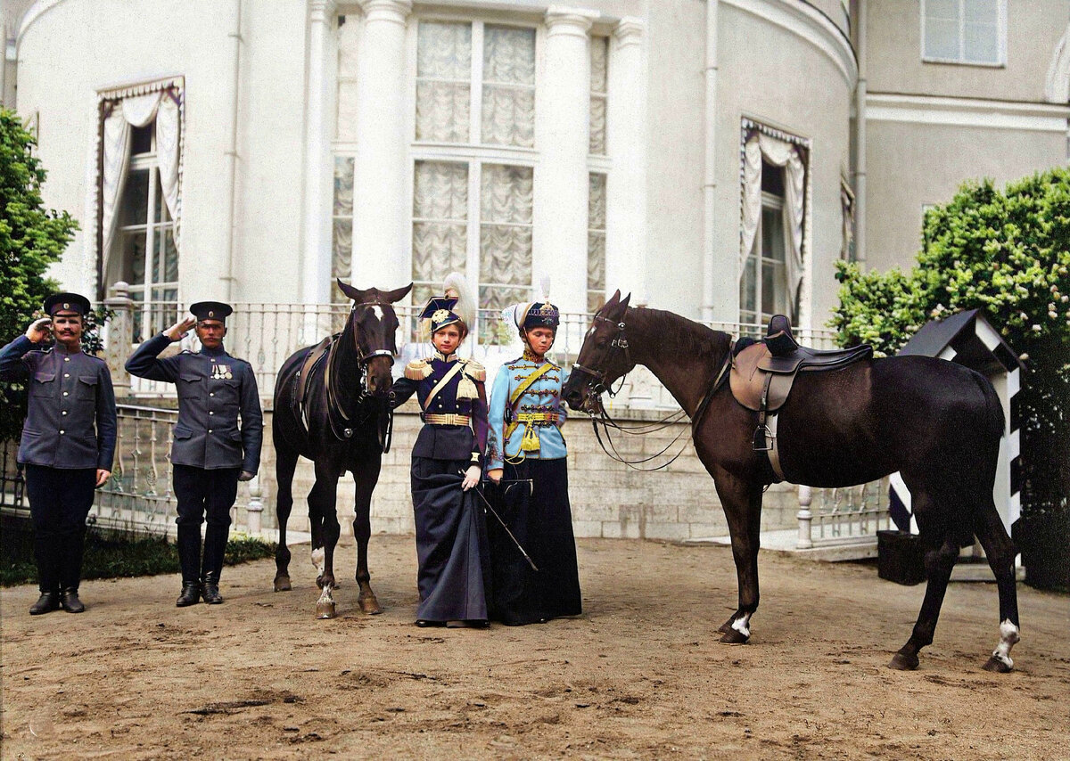 Великие княжны Татьяна и Ольга, дочери Николая 2