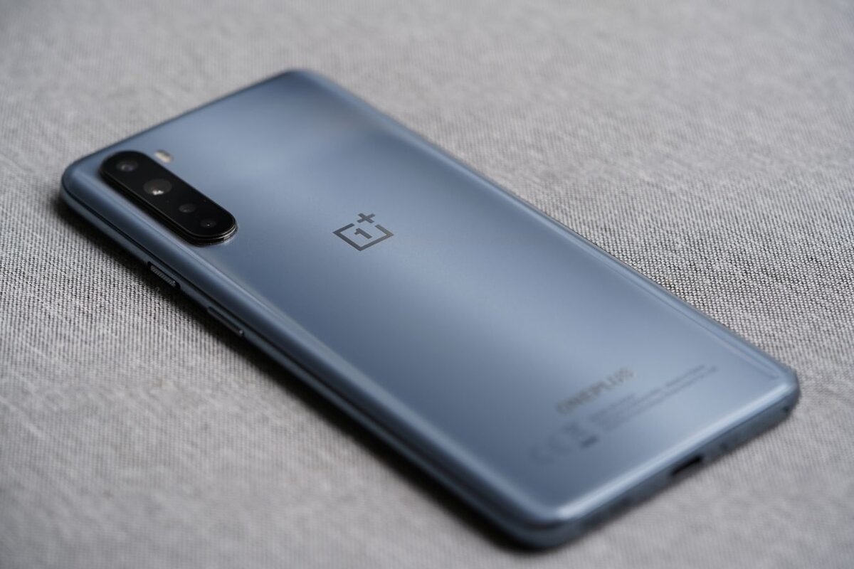 смартфон OnePlus Nord