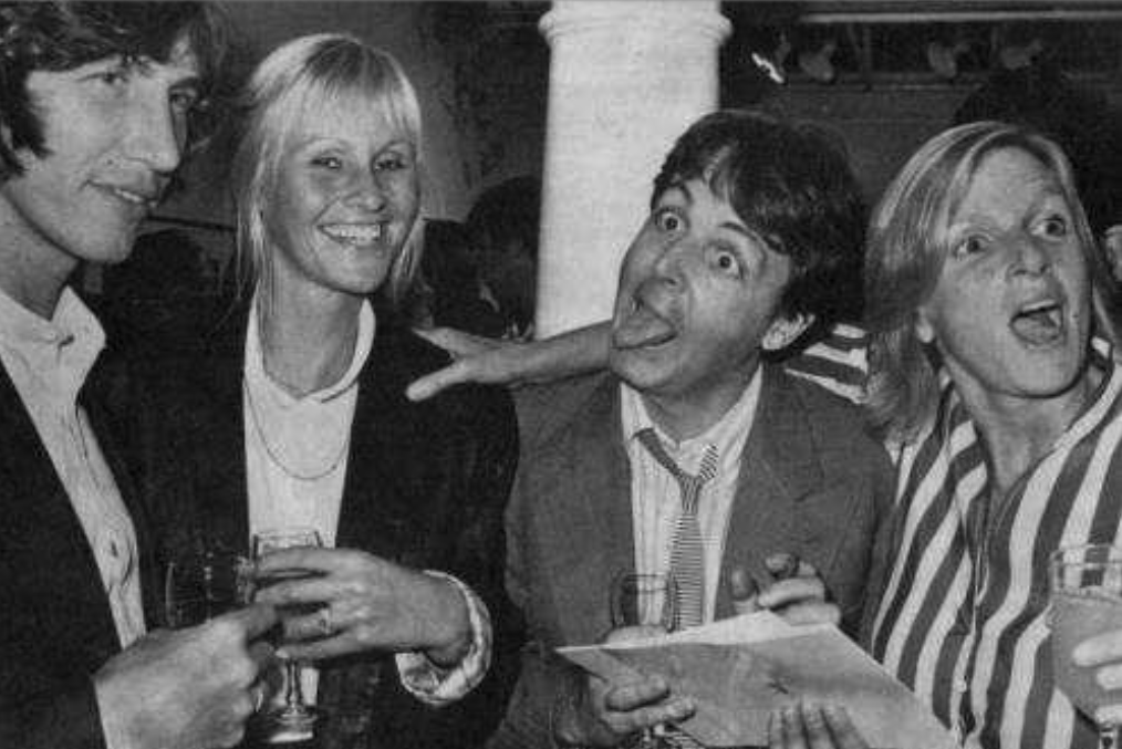 Роджер Уотерс с женой Кэролайн Кристи, а также Пол и Линда МакКартни