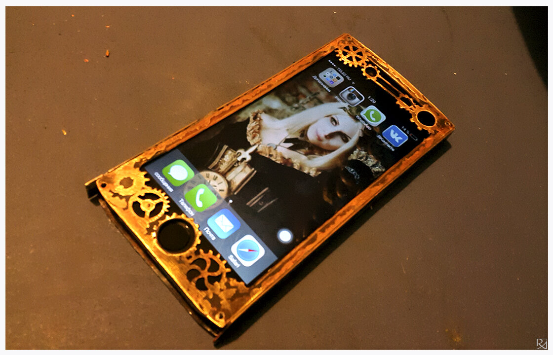Чехлы: steampunk phone case