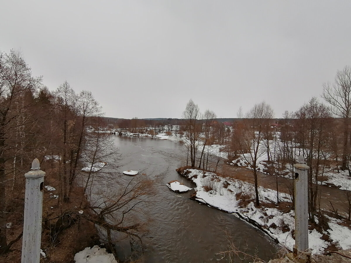 Река Гусь и остатки былой роскоши. Фото автора
