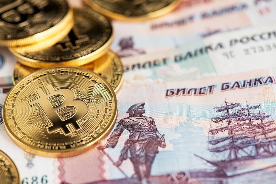     Цена биткоина упала ниже 30 тысяч долларов впервые с июля 2021 года  Shutterstock