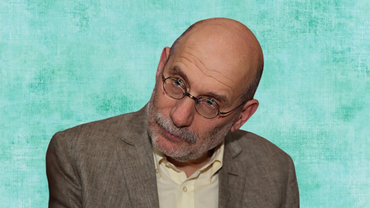 Григорий Чхартишвили. Он же Борис Акунин, он же Анатолий Брусникин,и возможно он же Анна Борисова