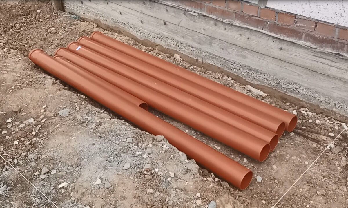 Наружная канализация, укладка трубы в траншею. | Строим Дом | Дзен