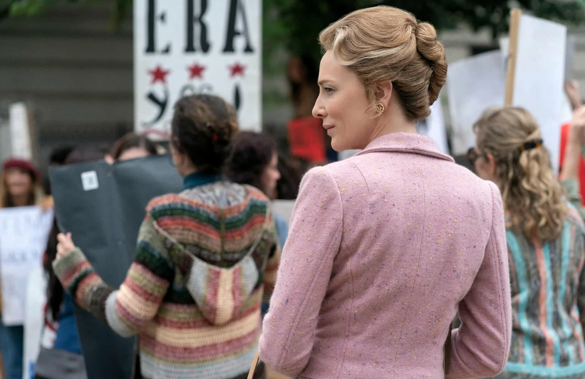 Кадр из сериала "Мисс Америка"