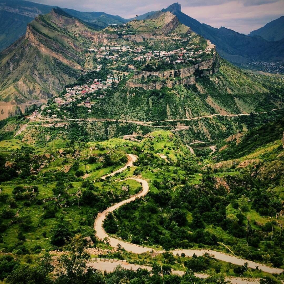 Панорамный вид на село Гуниб в Дагестане