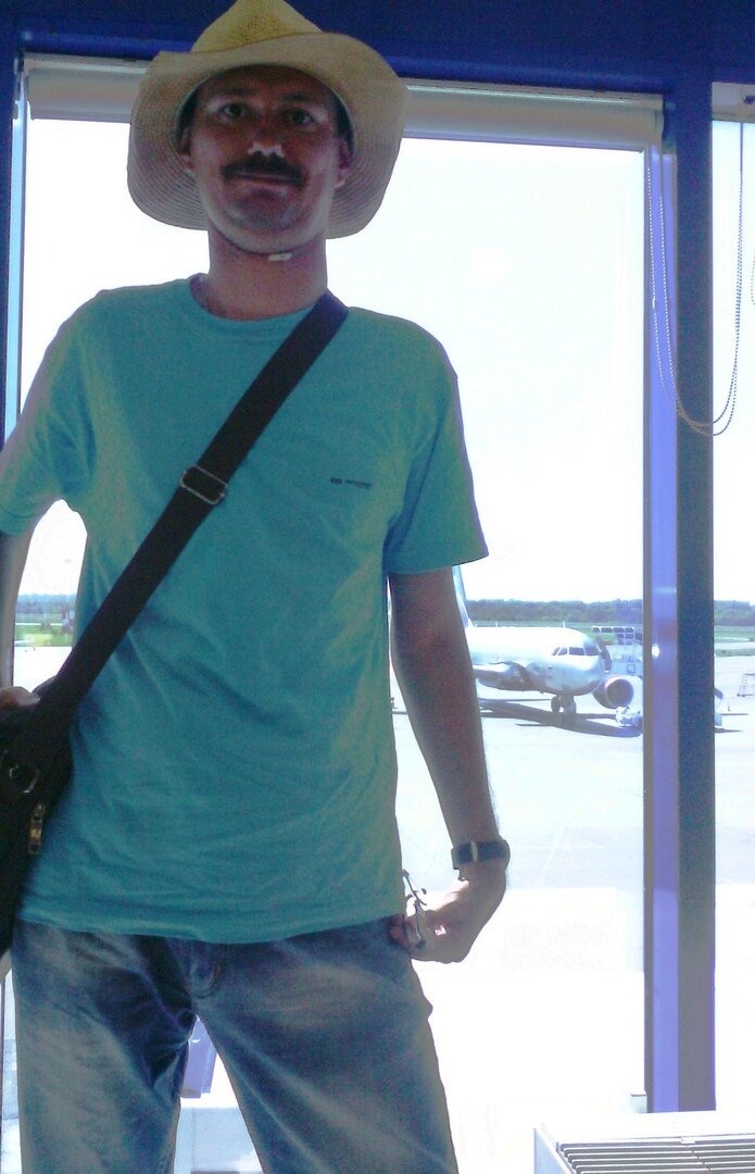 Автор в аэропорту Ростова, июль 2017г.