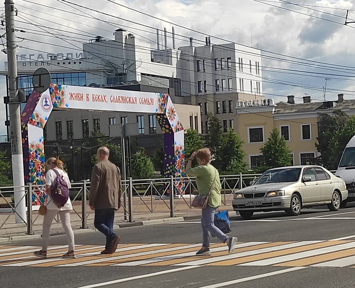 Читатели Богомазу: «Чтобы сделать Брянск, как Гомель или Могилёв, надо  БАТЬКОЙ быть, а не отчимом!» | Брянский Ворчун | Дзен