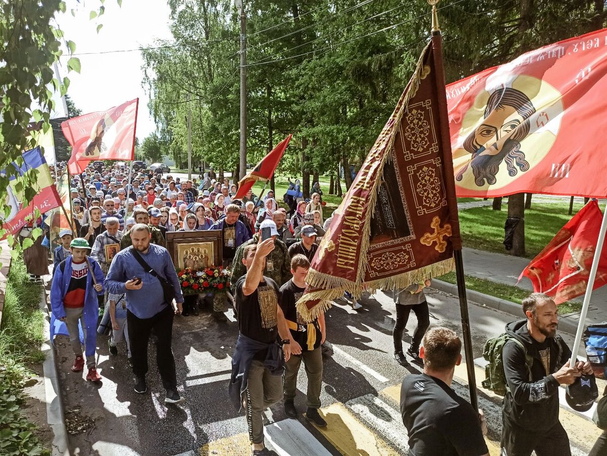 В ночь с 17 на 18 июля Крестный ход Хотьково – Сергиев Посад | Сергиев Посад  | Дзен