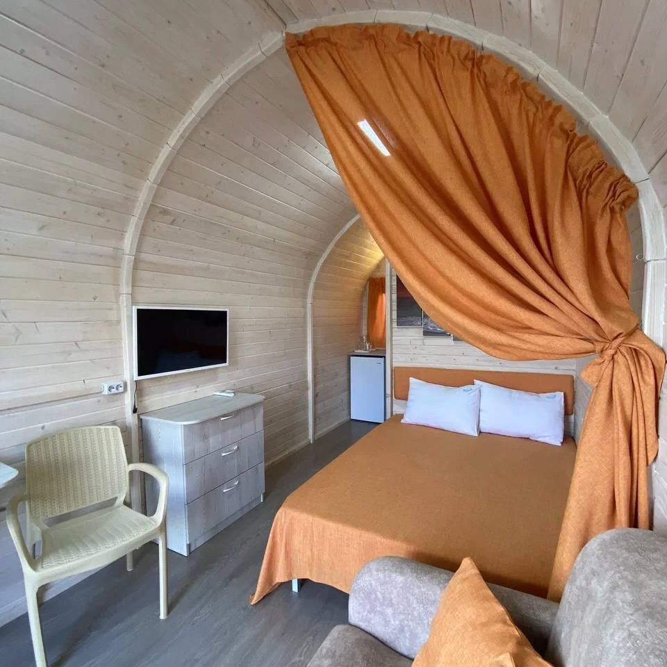 Глэмпинг на море нам подходил больше всего