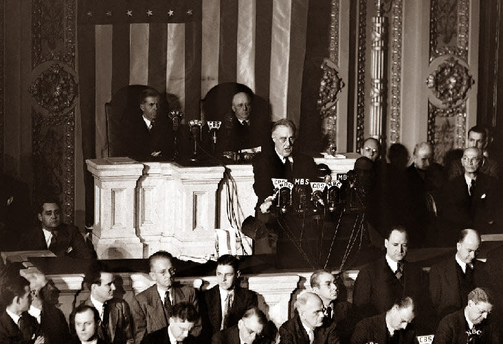 Президент Франклин Рузвельт говорит речь в Конгрессе США. /фото реставрировано мной, изображение взято из открытых источников/