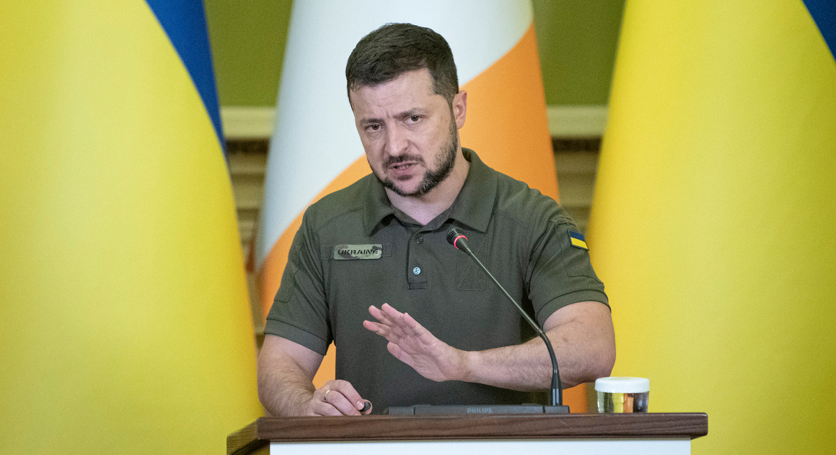     Президент Украины Владимир Зеленский / AP / Andrew Kravchenko