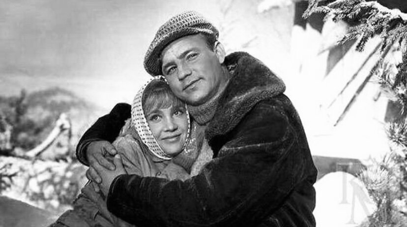 На съёмках фильма «Девчата» Румянцева и Рыбников постоянно конфликтовали, не переносили друг друга, но это не помешало им показать прекрасную историю любви