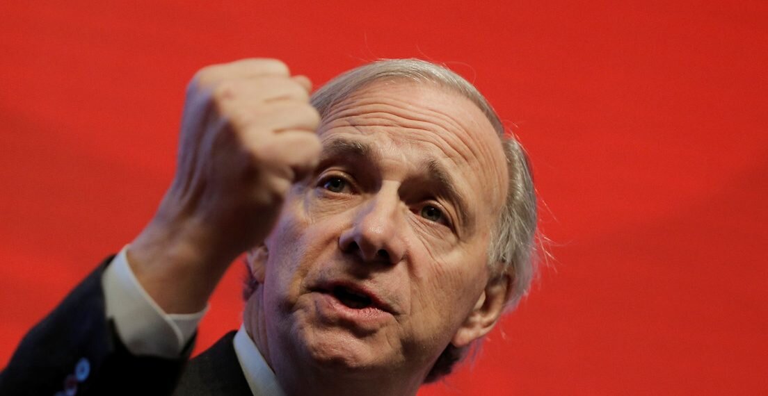 Редкий кадр Рея , на котором у старика съехала крыша