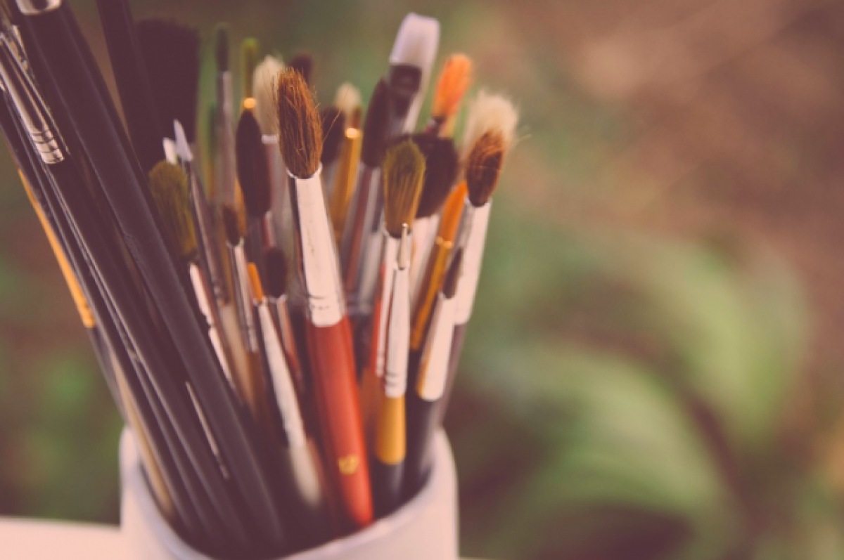    Девушка получила диплом 1-й степени «Рисунок/живопись».