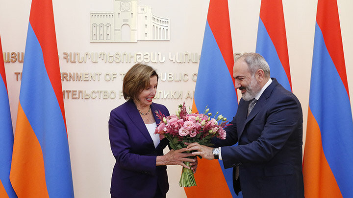 ВСТРЕЧА НЭНСИ ПЕЛОСИ С ПРЕМЬЕРОМ НИКОЛОМ ПАШИНЯНОМ. ФОТО: PRIMEMINISTER.AM