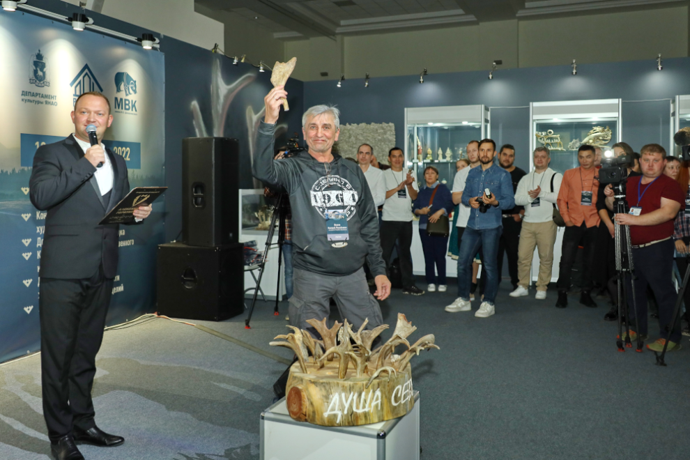    От шаманских бубнов до авторских шахмат: в Салехарде открылась выставка «Душа Севера»